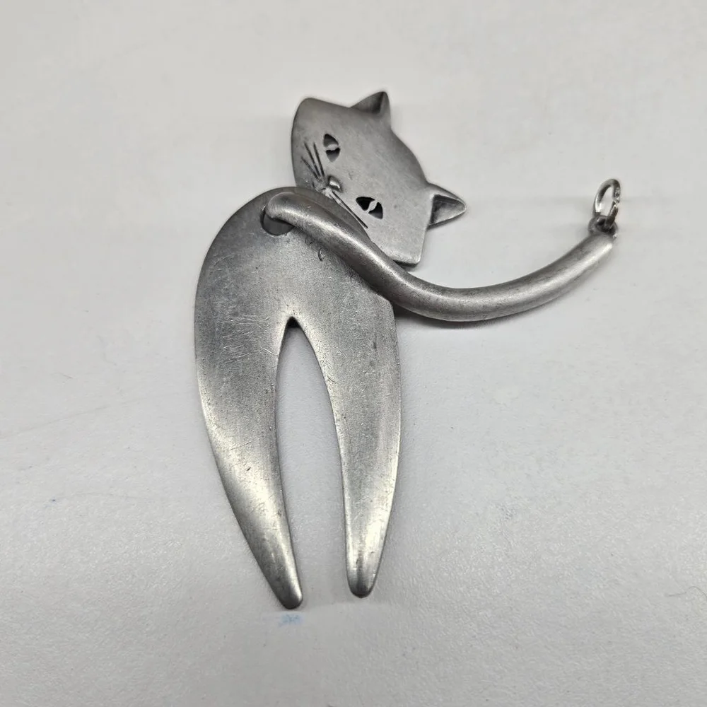 JJ Jonette Brooch Silver Tone Kitty Cat Articulated Large Pin Collectible